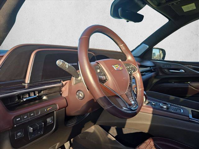 Used 2023 Cadillac Escalade ESV V AWD/4WD image 9
