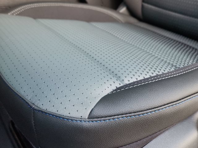 New 2026 Chevrolet Trax LT w/ Sunroof Package FWD image 31