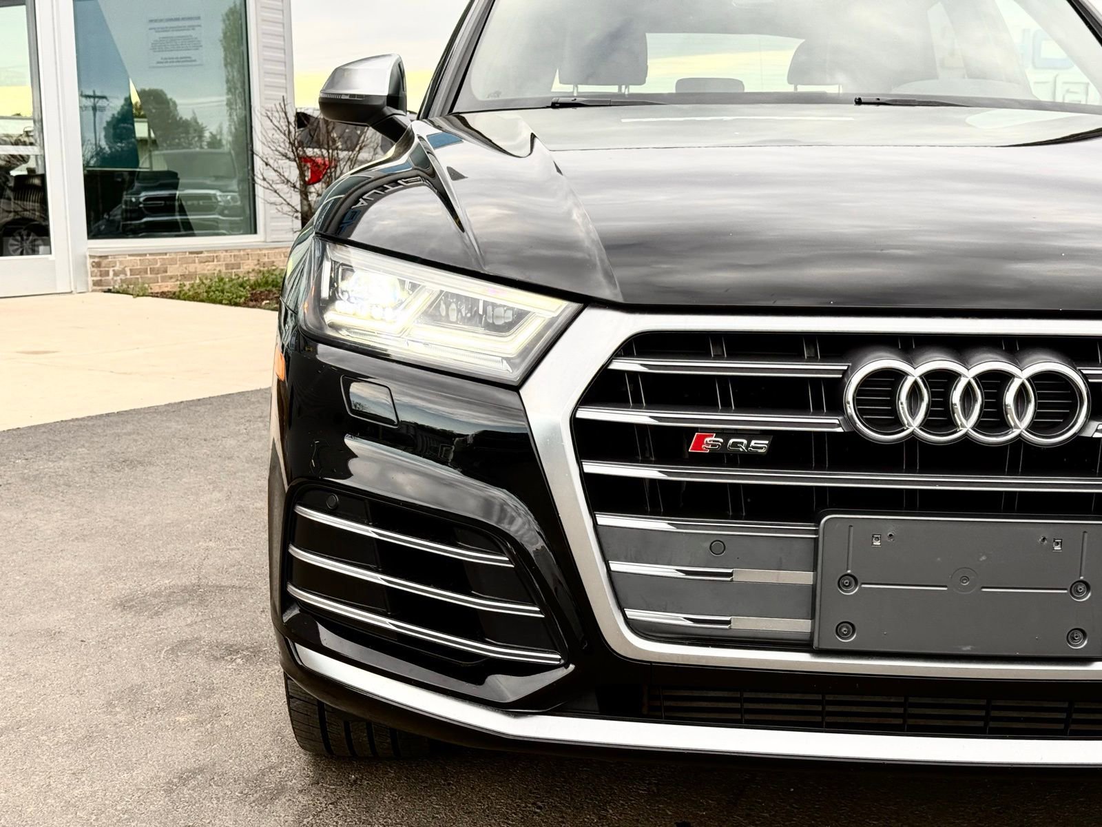 Used 2018 Audi SQ5 Premium Plus w/ Navigation Package AWD/4WD image 10