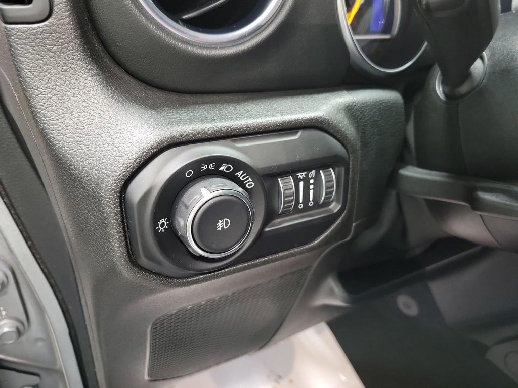 Used 2021 Jeep Wrangler Unlimited Sahara image 33