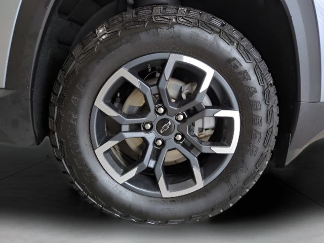 Used 2025 Chevrolet Equinox ACTIV w/ Safety and Technology Package AWD/4WD image 26