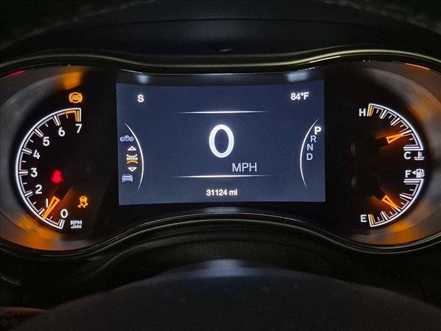 Used 2019 Jeep Grand Cherokee Laredo w/ Laredo X Package RWD image 14