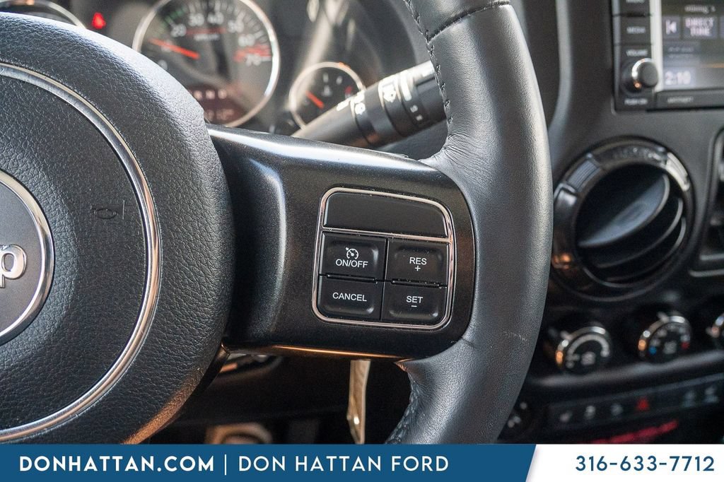 Used 2018 Jeep Wrangler Unlimited Rubicon AWD/4WD image 12