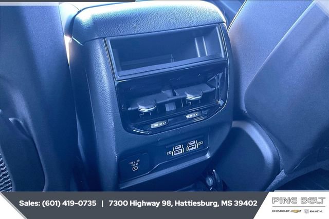 Used 2024 Jeep Grand Cherokee Altitude image 23