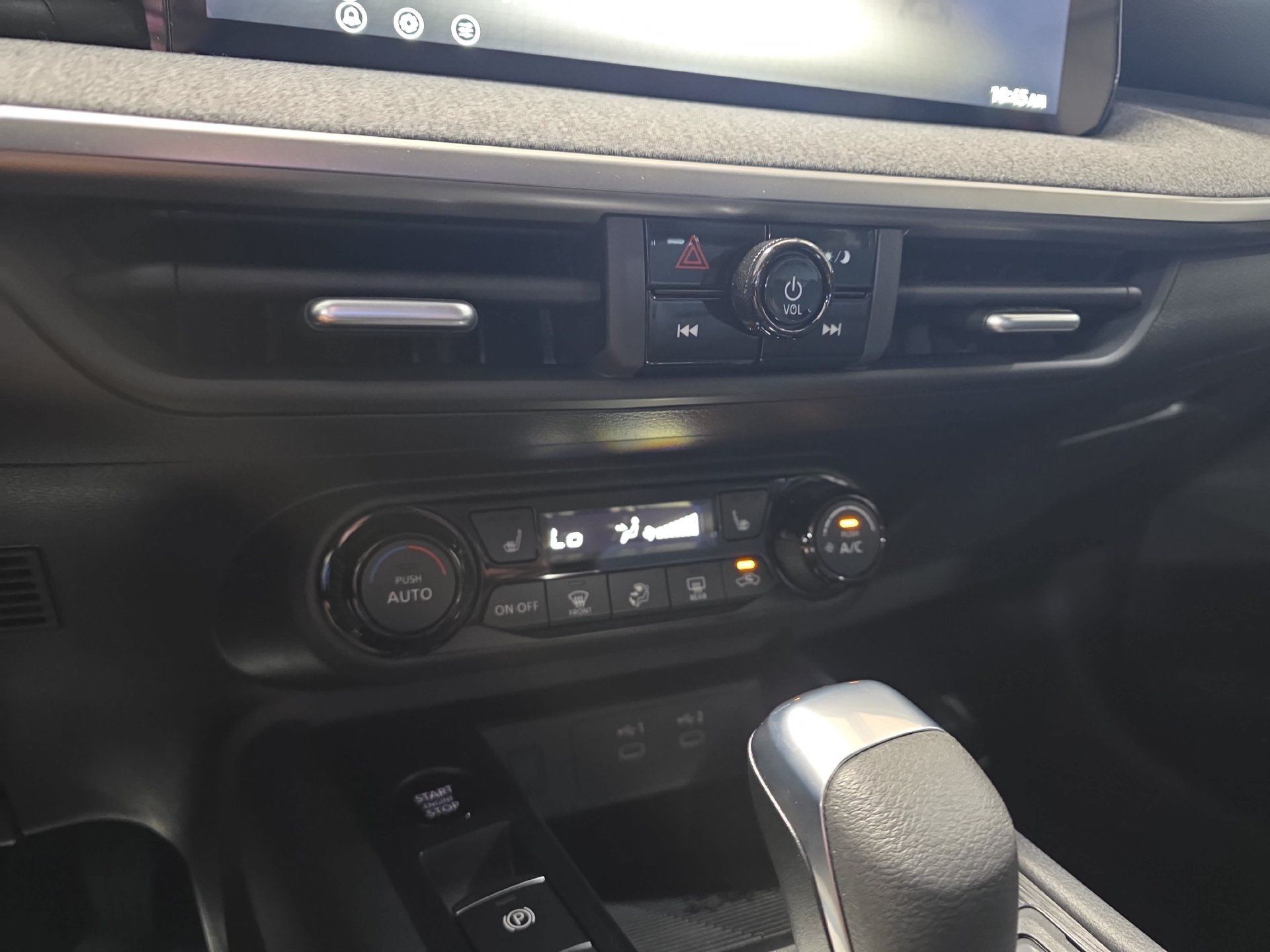 New 2027 Nissan Kicks SV w/ Cold Weather Package FWD image 23