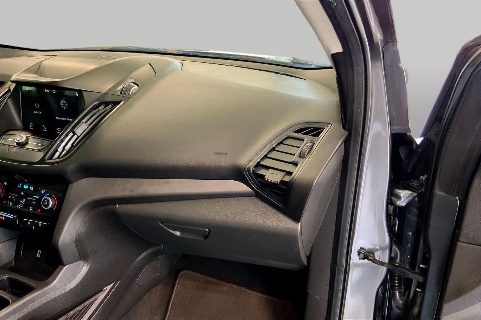 Used 2019 Ford Escape SE FWD image 19