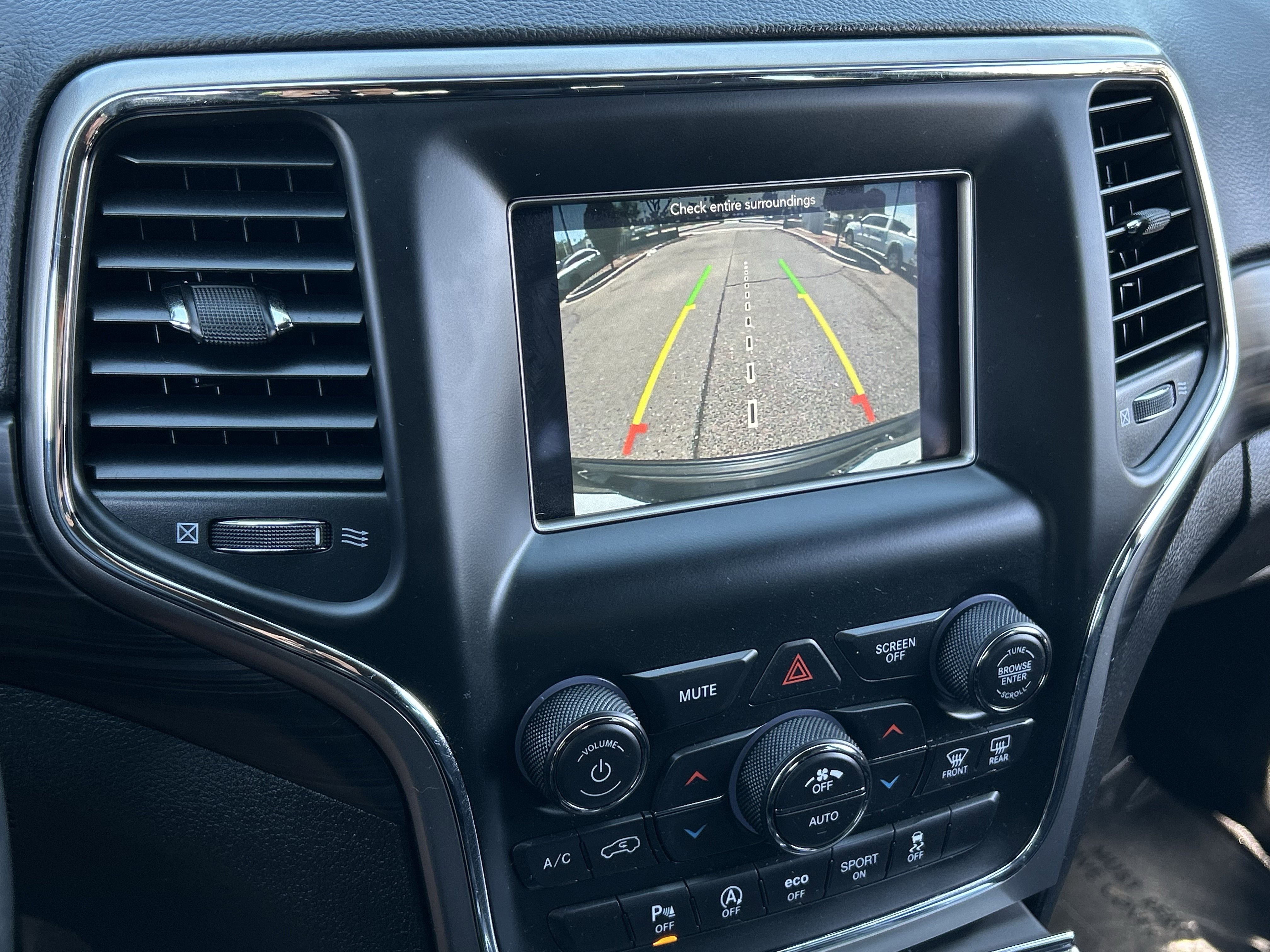 Certified 2021 Jeep Grand Cherokee Laredo image 28