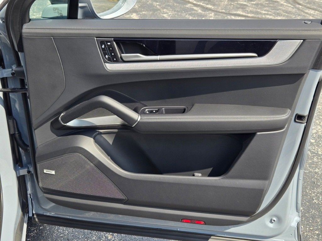 New 2025 Porsche Cayenne S image 36