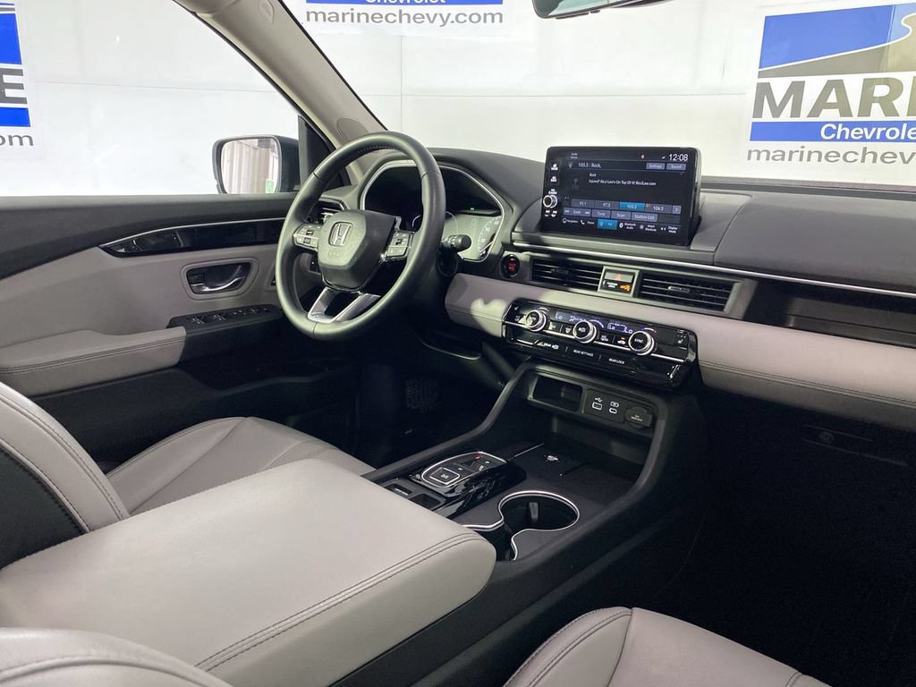 Used 2025 Honda Pilot Touring image 27