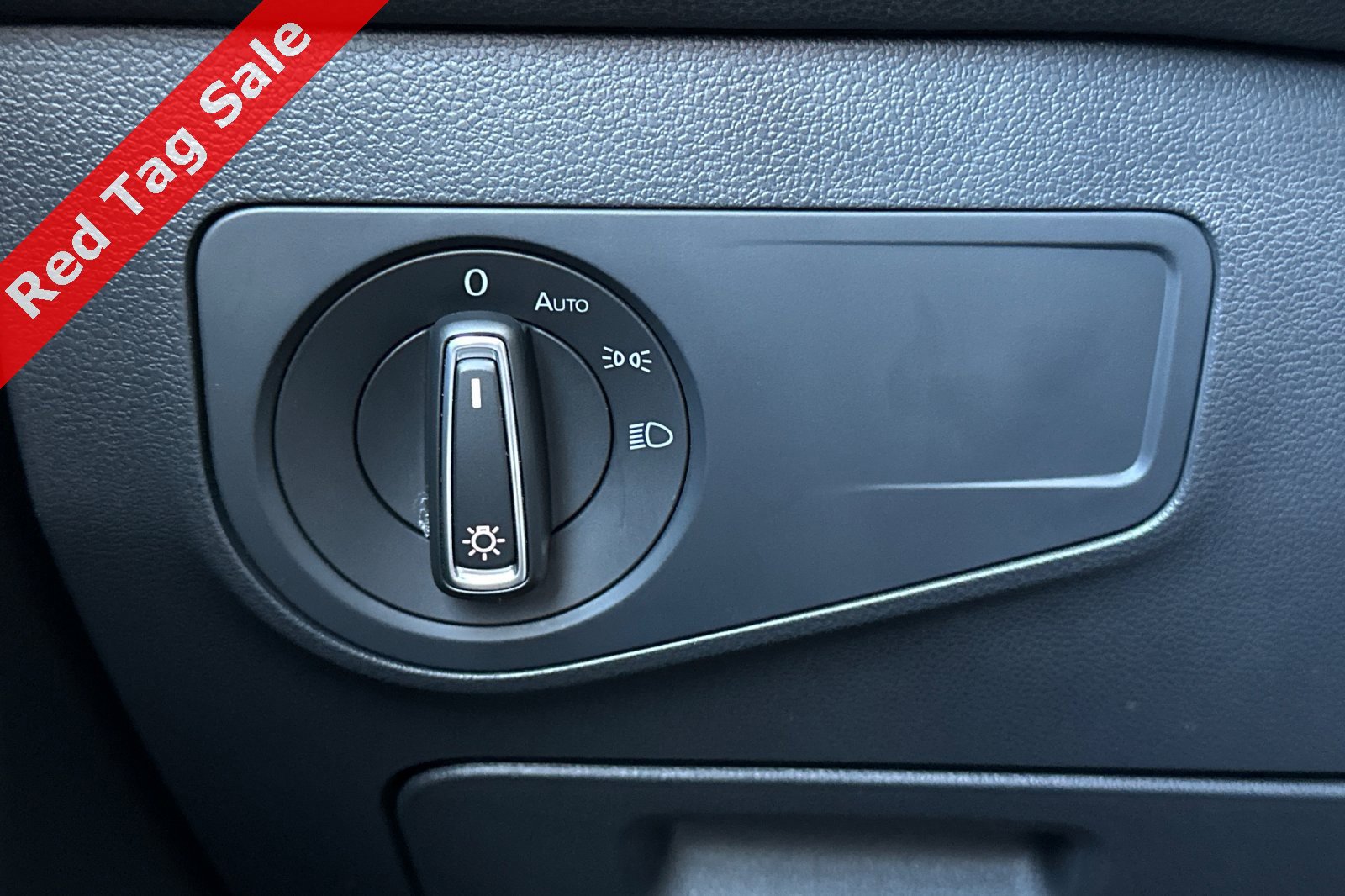 Certified 2024 Volkswagen Tiguan SE R-Line image 29