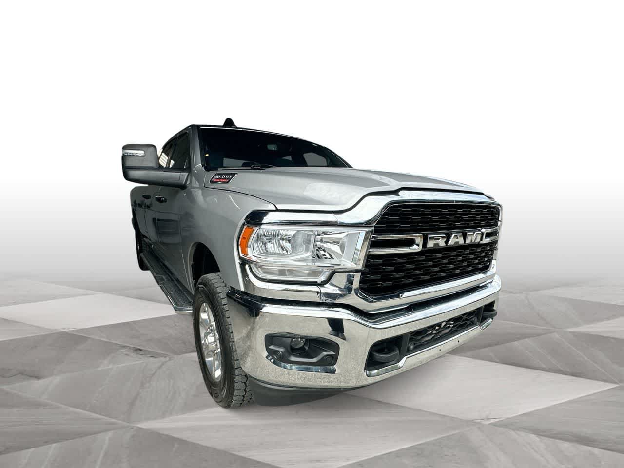 Used 2024 RAM 2500 Big Horn w/ Protection Group AWD/4WD image 2