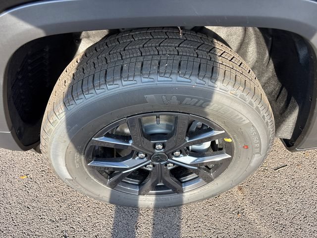 New 2027 Jeep Grand Cherokee Altitude AWD/4WD image 33