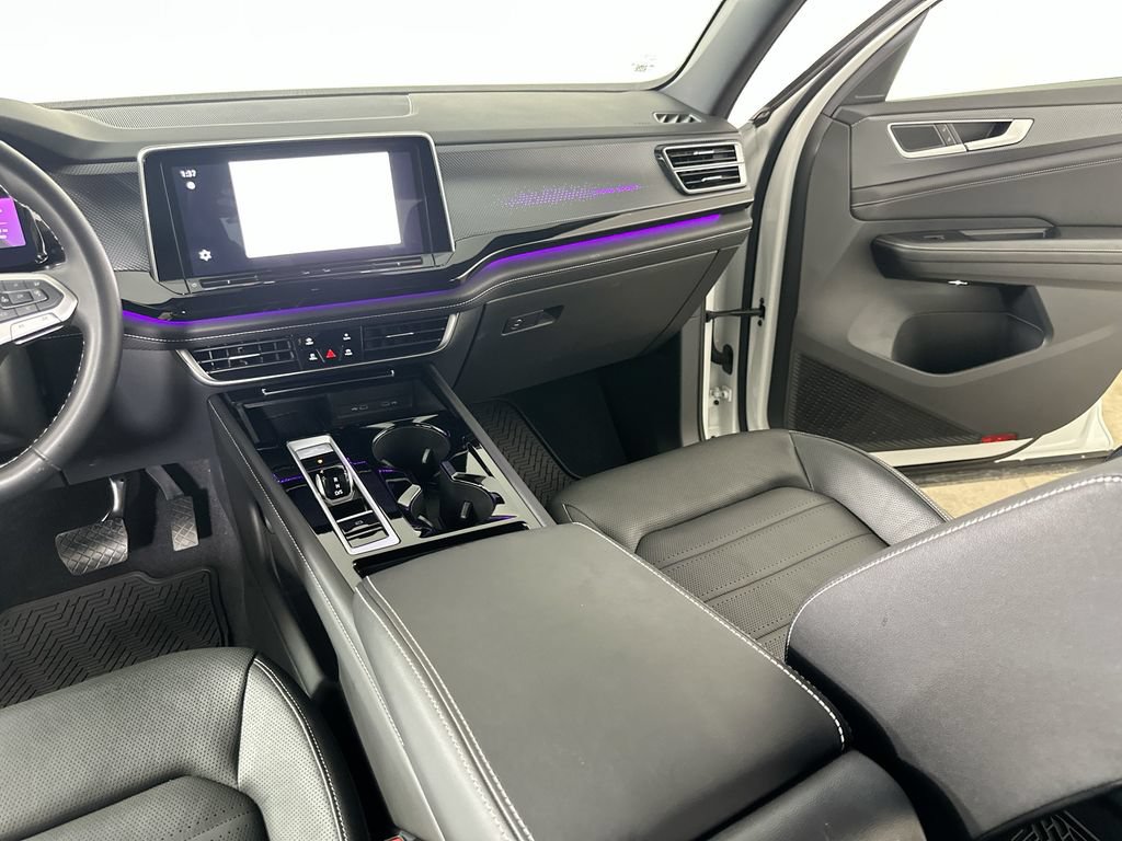Used 2025 Volkswagen Atlas Cross Sport SEL AWD/4WD image 19