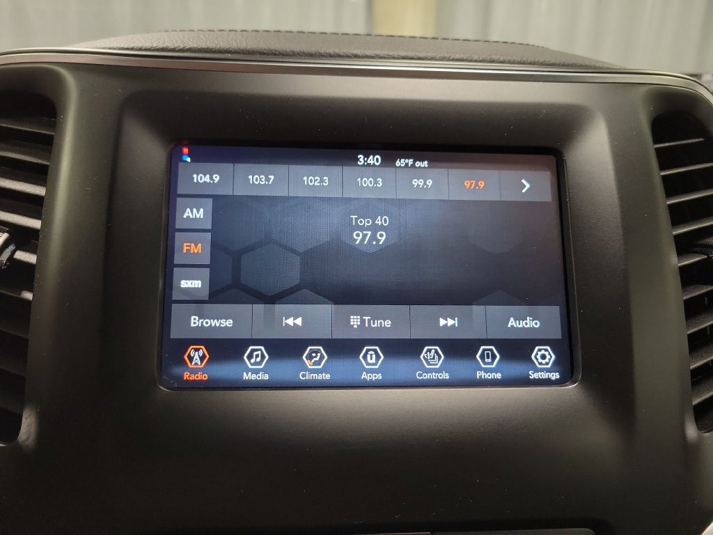 Used 2019 Jeep Cherokee Latitude Plus w/ Cold Weather Group AWD/4WD image 22