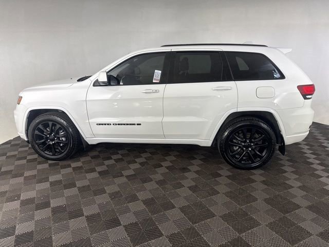 Used 2022 Jeep Grand Cherokee Laredo X AWD/4WD image 10