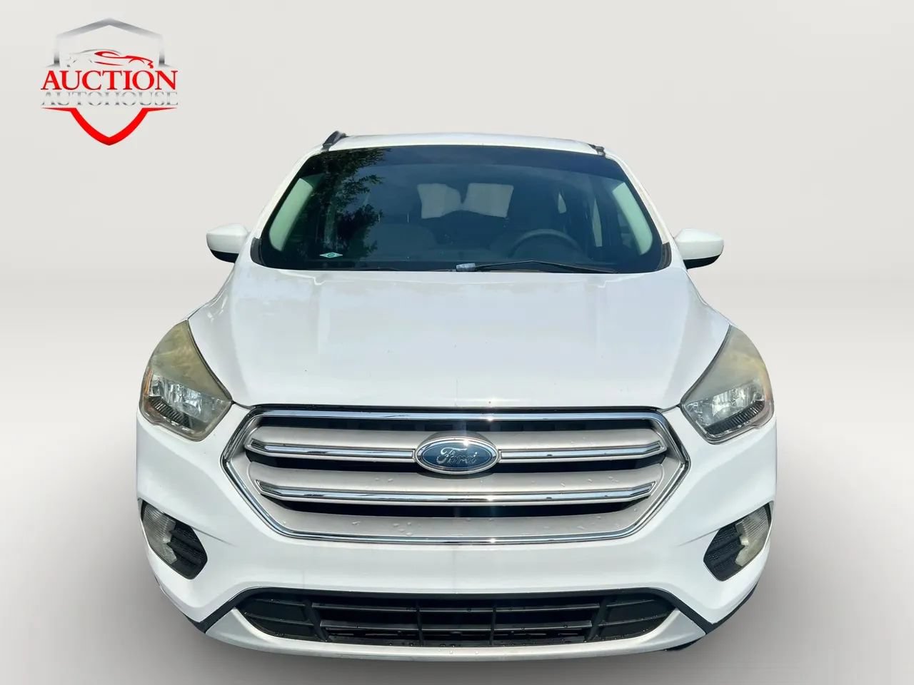 Used 2018 Ford Escape SE FWD image 2