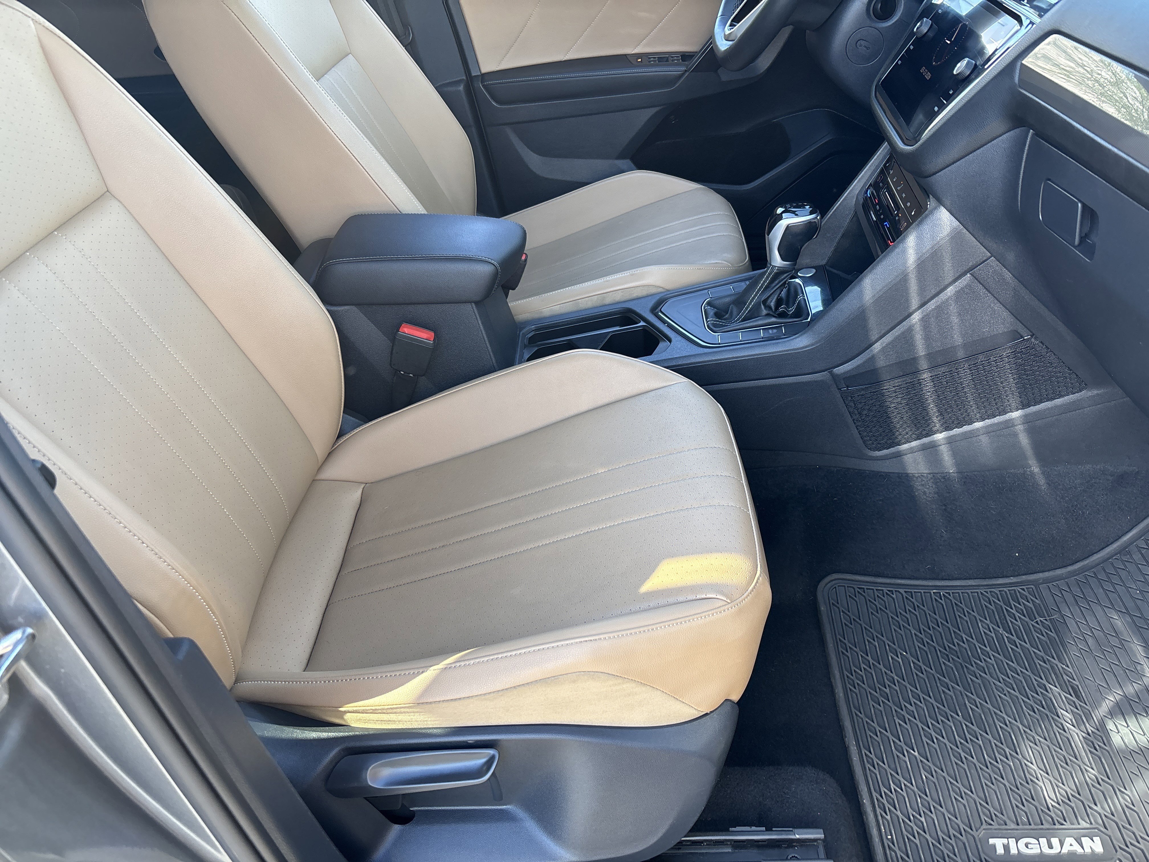 Used 2022 Volkswagen Tiguan SE image 10