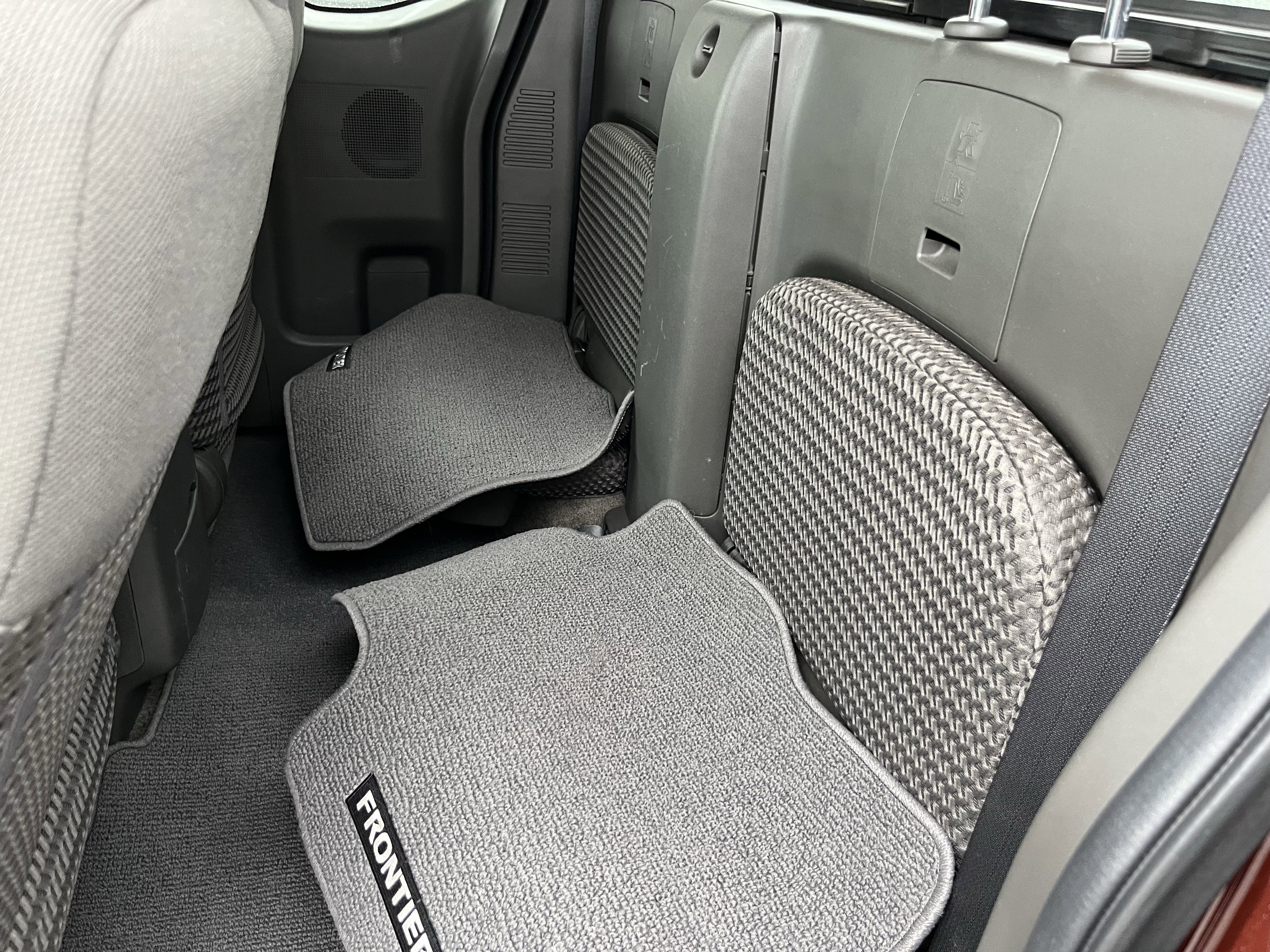 Used 2016 Nissan Frontier SV w/ SV Value Truck Package AWD/4WD image 13