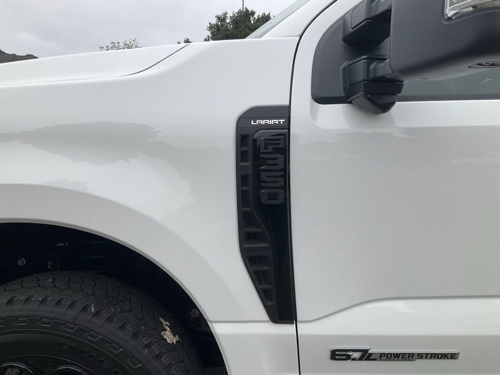 Certified 2025 Ford F350 Lariat w/ Black Appearance Package image 22
