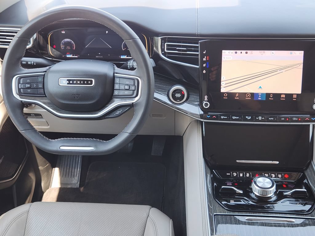 Used 2022 Jeep Wagoneer Series III w/ Premium Group I AWD/4WD image 12