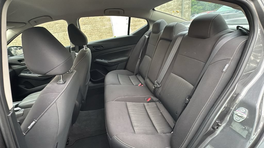 Used 2025 Nissan Altima 2.5 SV FWD image 24