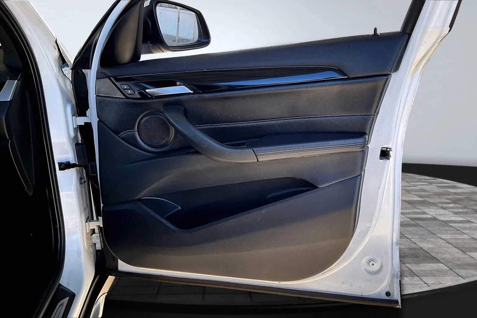 Used 2018 BMW X1 xDrive28i AWD/4WD image 25