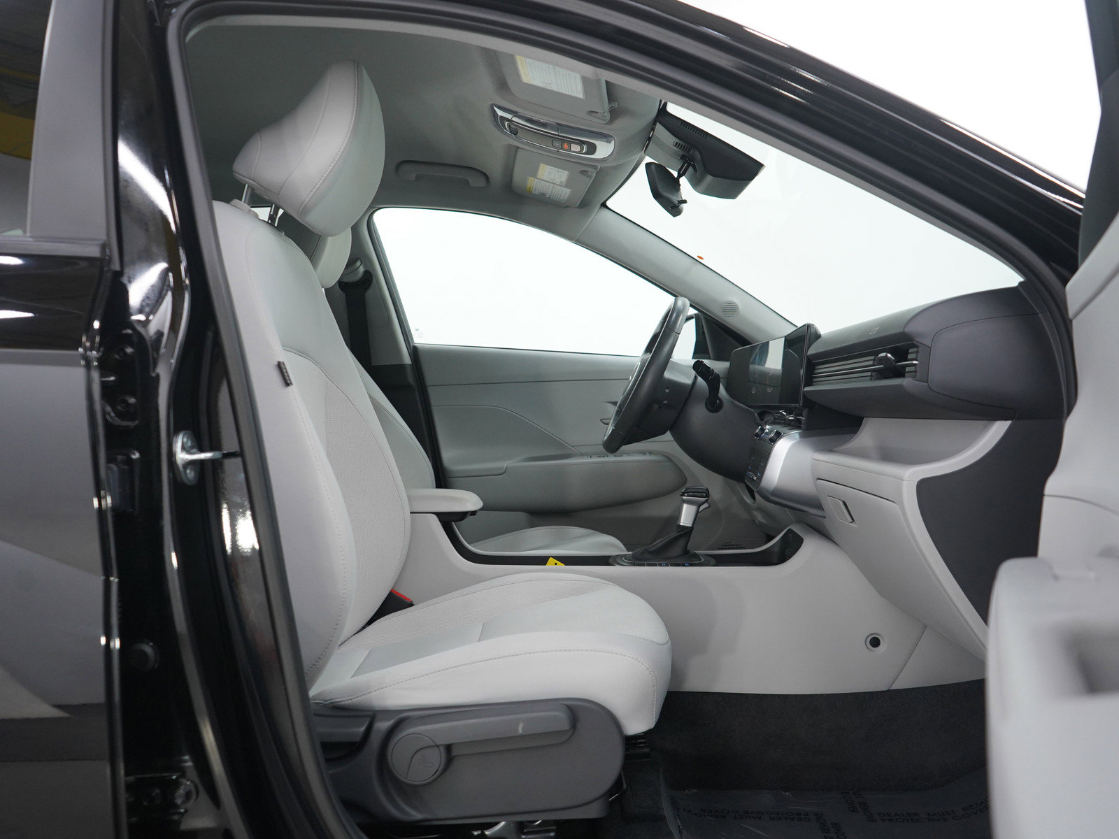 Used 2025 Hyundai Kona SEL image 11