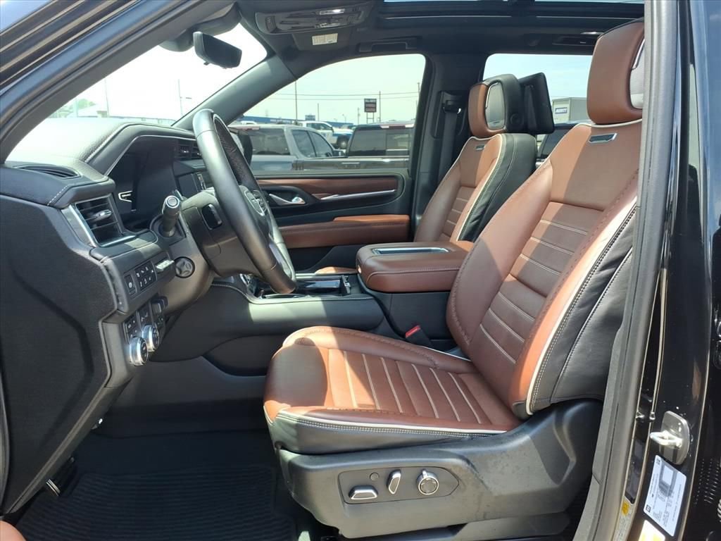 Used 2024 GMC Yukon Denali Ultimate AWD/4WD image 15