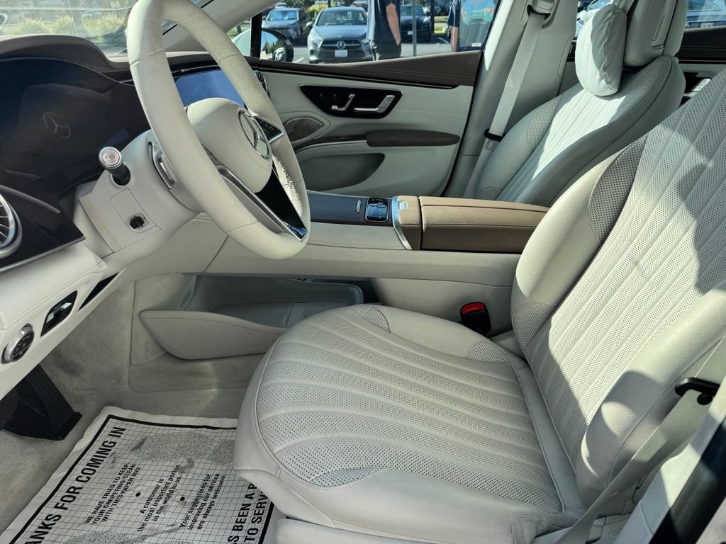 Used 2022 Mercedes-Benz EQS 580 4MATIC Sedan image 4