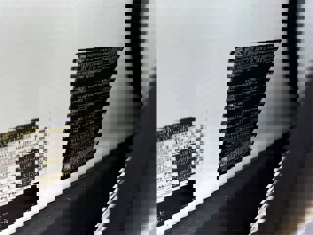 Used 2017 Land Rover Range Rover Sport SE image 28