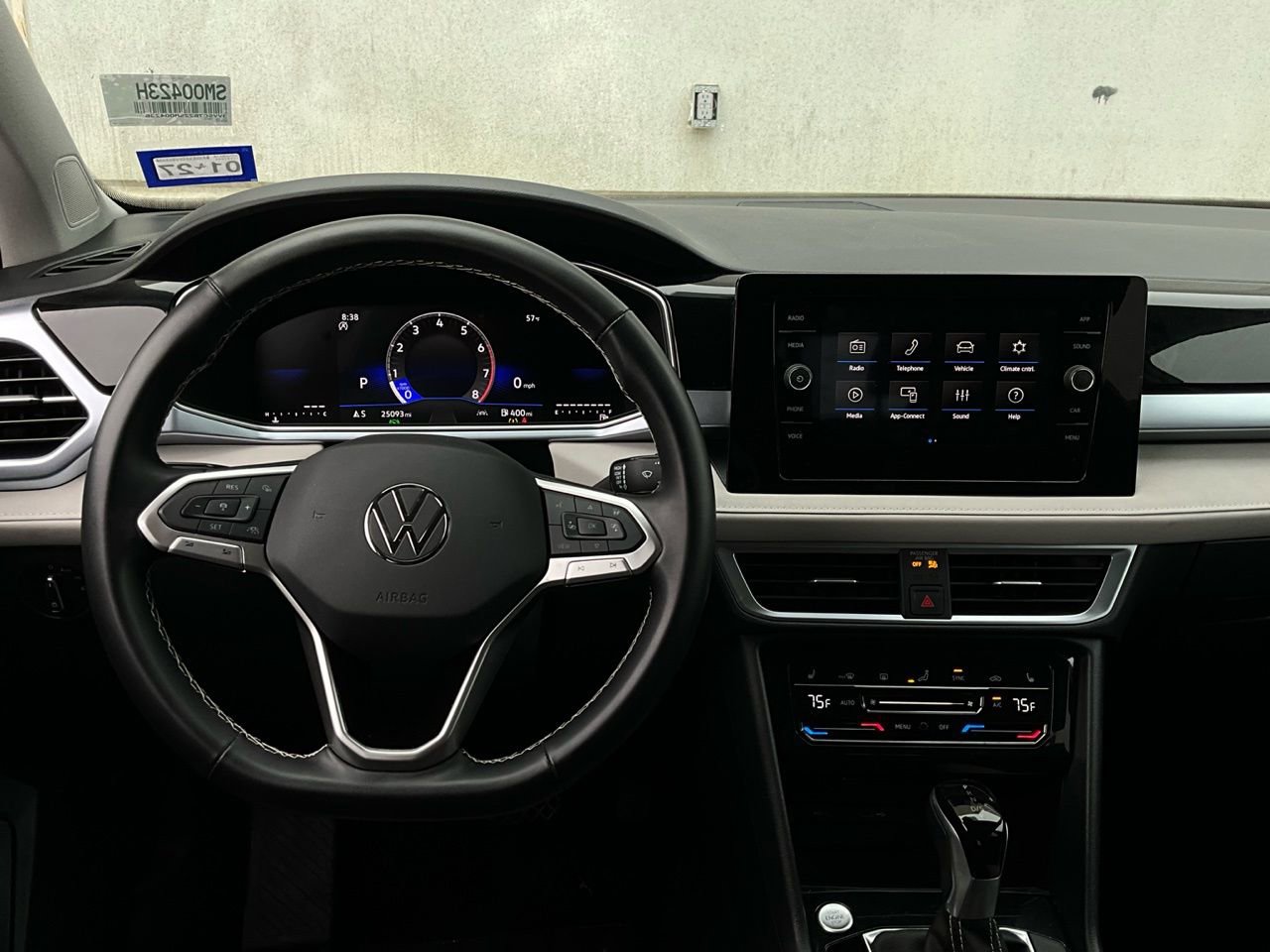 Used 2025 Volkswagen Taos SE image 14