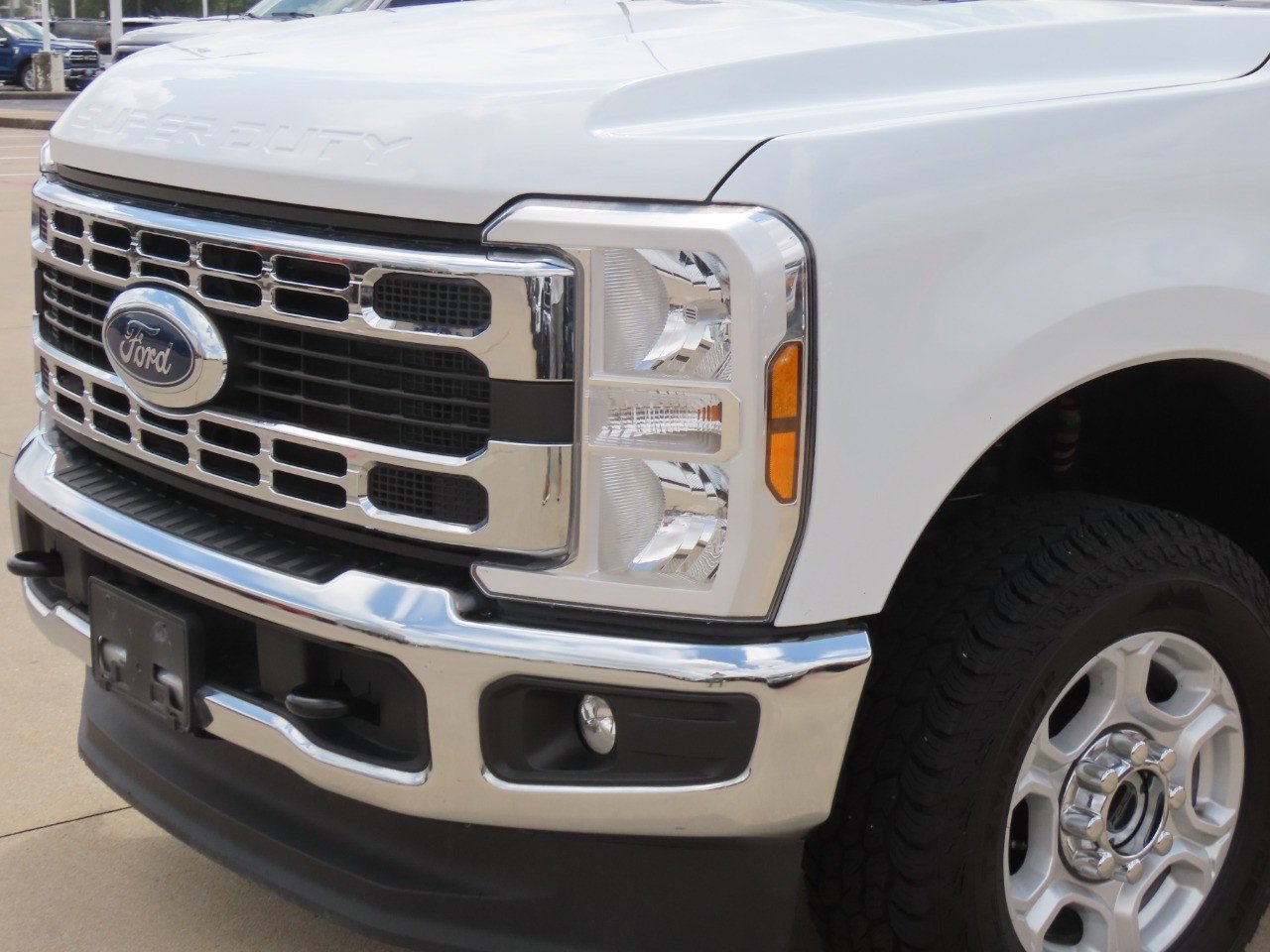 Used 2025 Ford F250 XLT AWD/4WD image 3