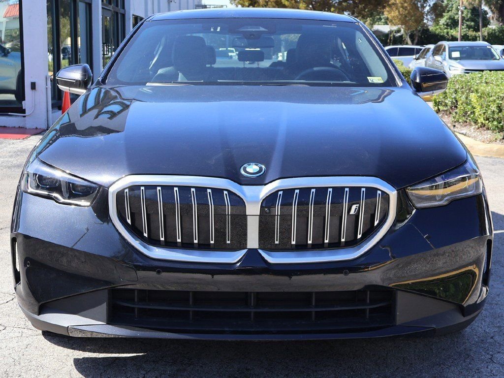 Used 2025 BMW i5 xDrive40 w/ Premium Package AWD/4WD image 13