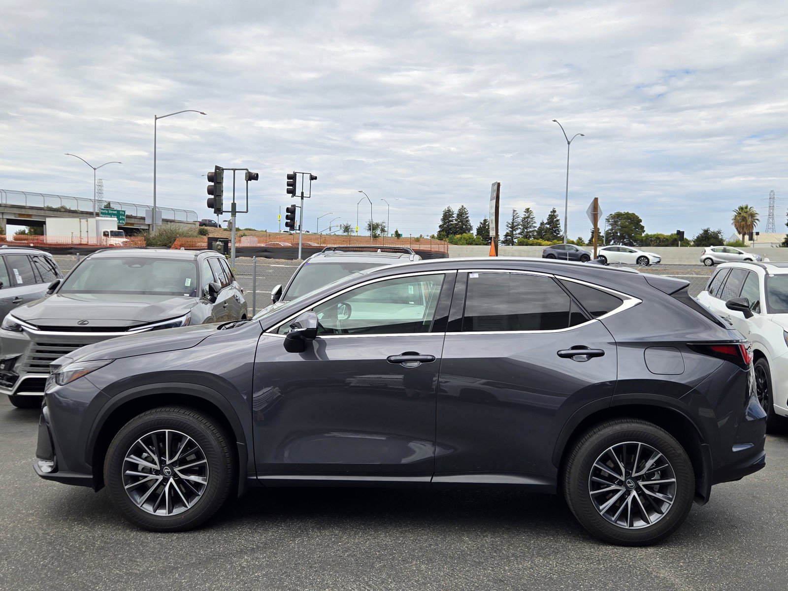 Certified 2026 Lexus NX 350h AWD w/ Accessory Package (2T) image 7