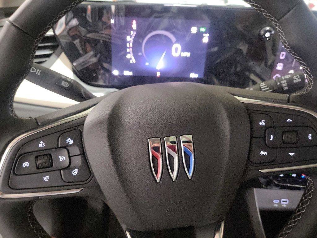 Used 2025 Buick Encore GX Avenir w/ Avenir Technology Package AWD/4WD image 16