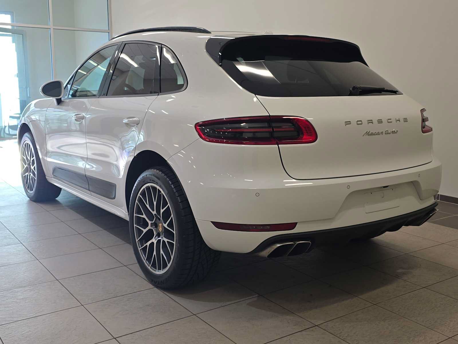 Used 2015 Porsche Macan Turbo AWD/4WD image 4