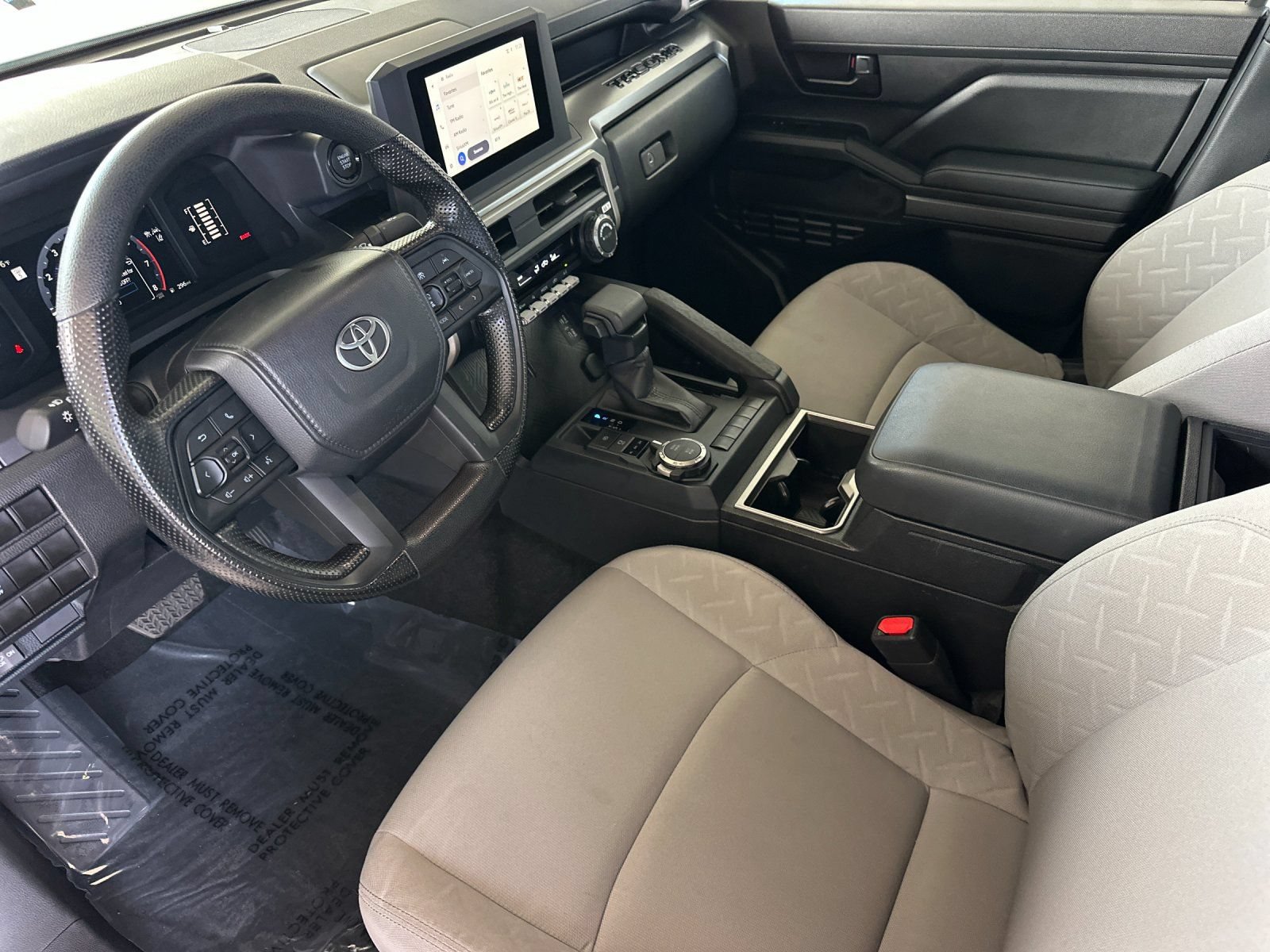 Used 2025 Toyota Tacoma SR5 AWD/4WD image 9