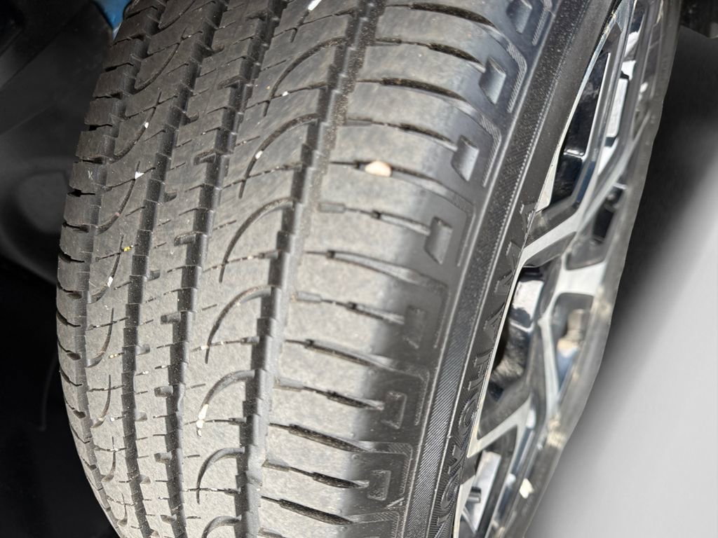 Used 2025 Jeep Compass Limited image 19