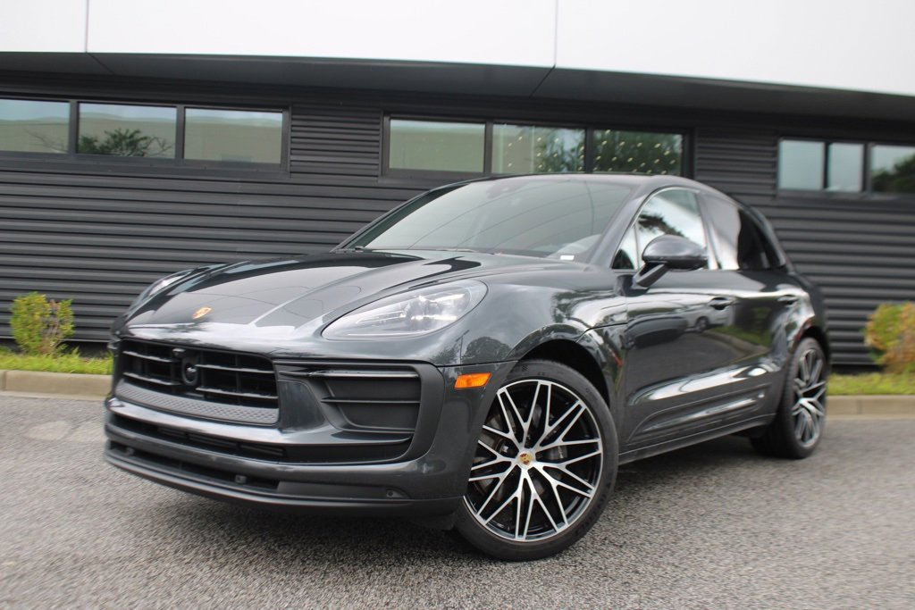 Used 2025 Porsche Macan image 1
