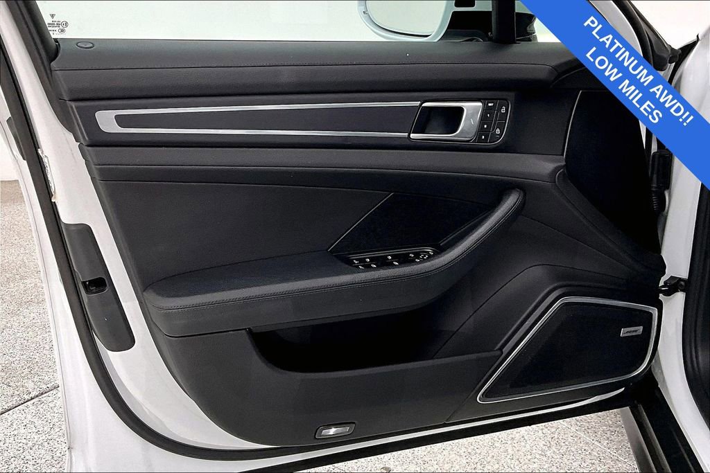 Used 2022 Porsche Panamera Platinum Edition image 21