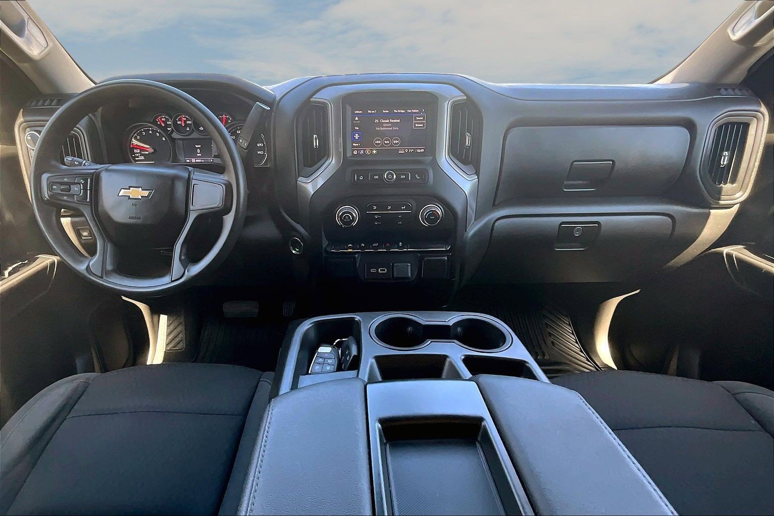 Used 2023 Chevrolet Silverado 1500 Custom AWD/4WD image 8