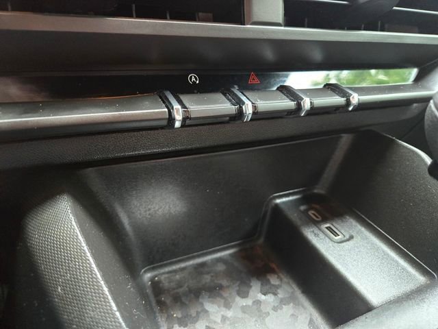 Used 2023 Chevrolet Colorado W/T image 26
