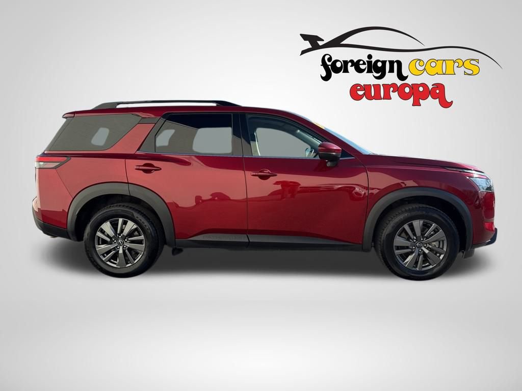 Used 2024 Nissan Pathfinder SV image 8