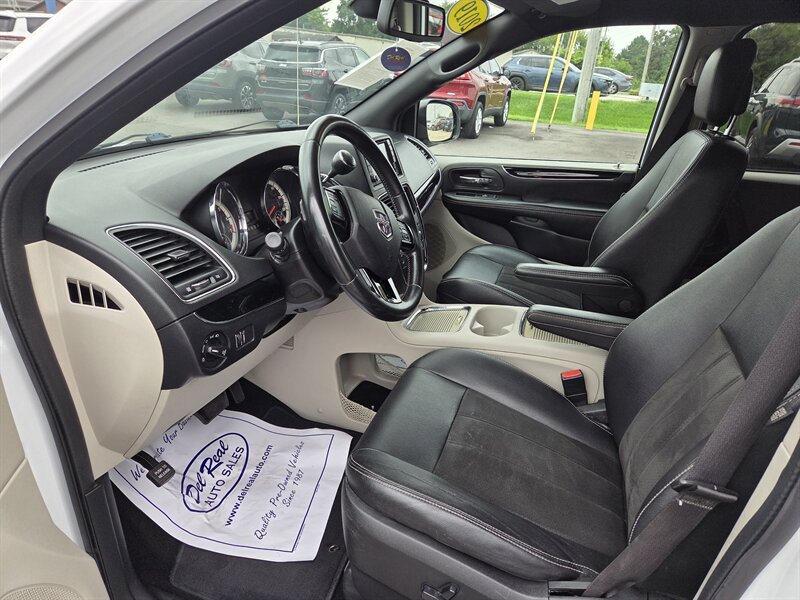 Used 2019 Dodge Grand Caravan SXT FWD image 10
