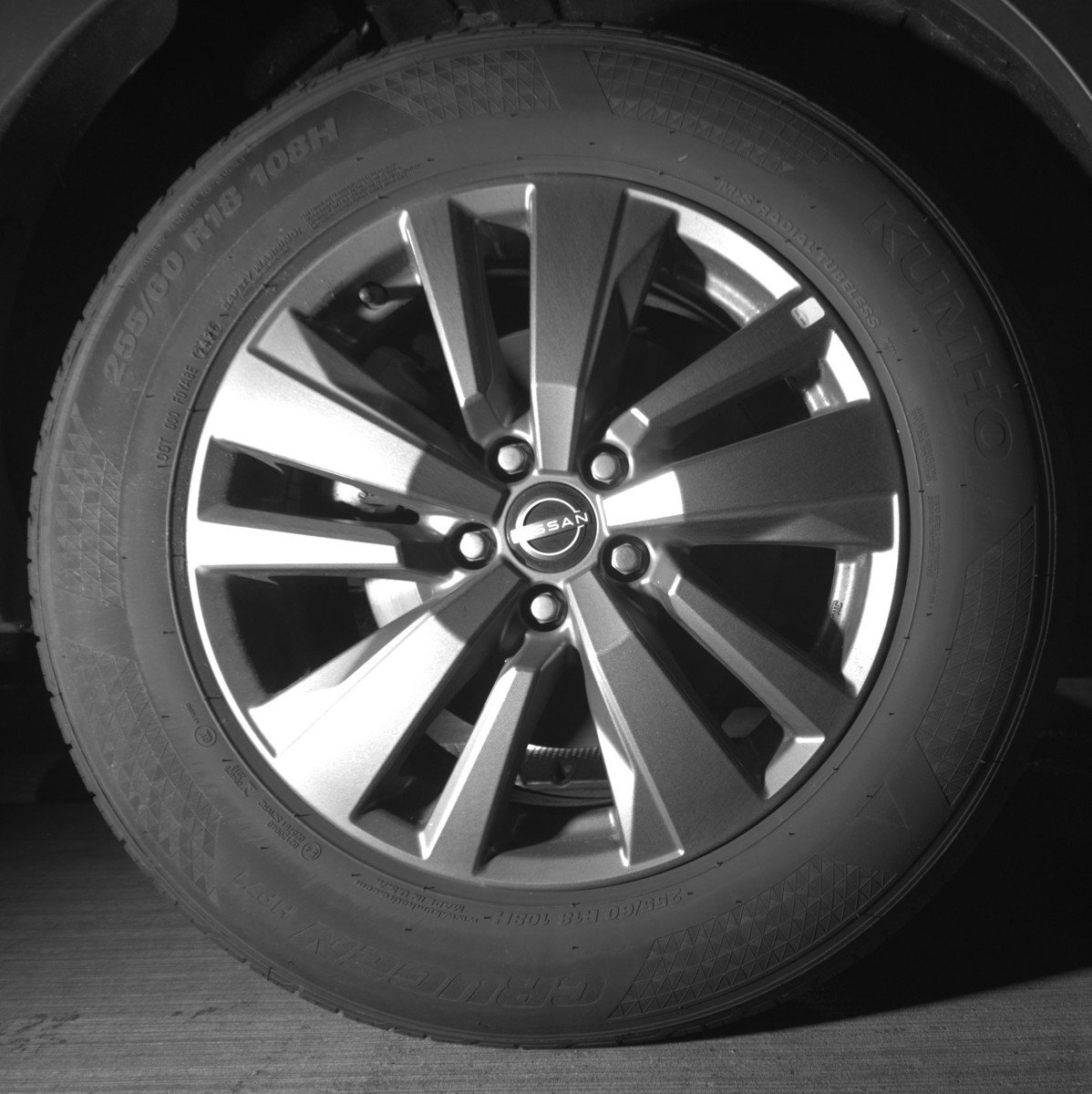 Used 2025 Nissan Pathfinder SV image 15