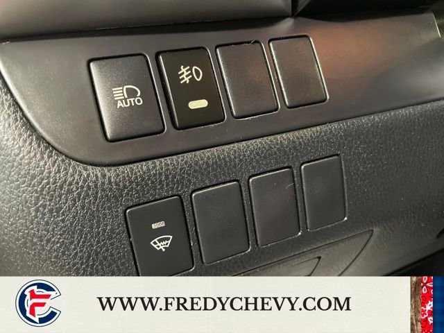 Used 2017 Toyota Highlander LE image 19