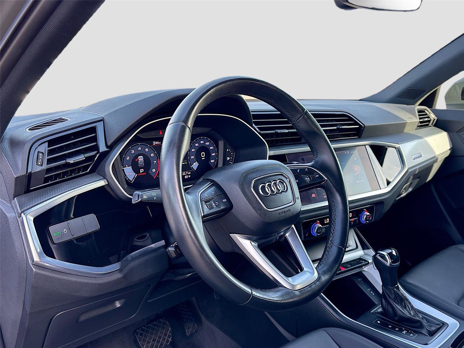 Used 2021 Audi Q3 2.0T Premium w/ Convenience Package image 9