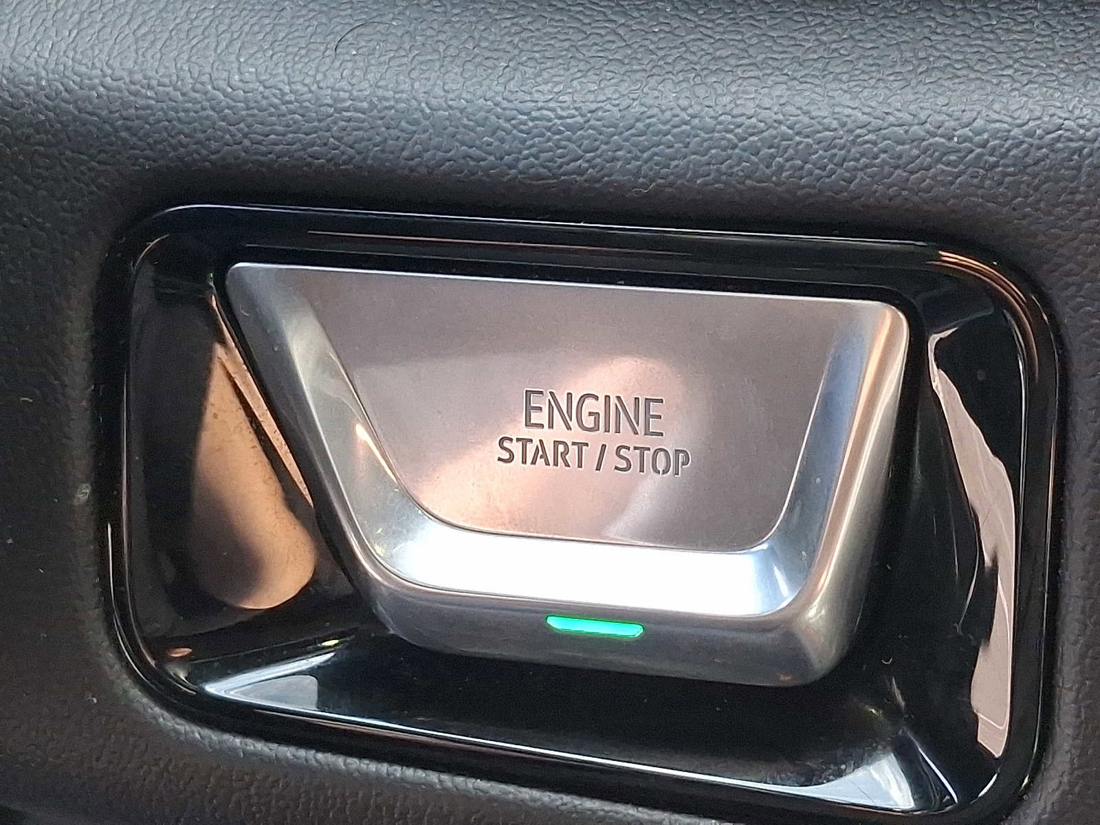 Used 2025 GMC Yukon Denali image 24