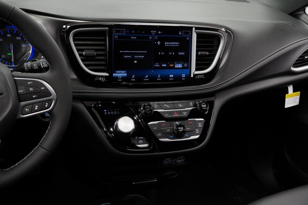 Certified 2025 Chrysler Pacifica Select image 25