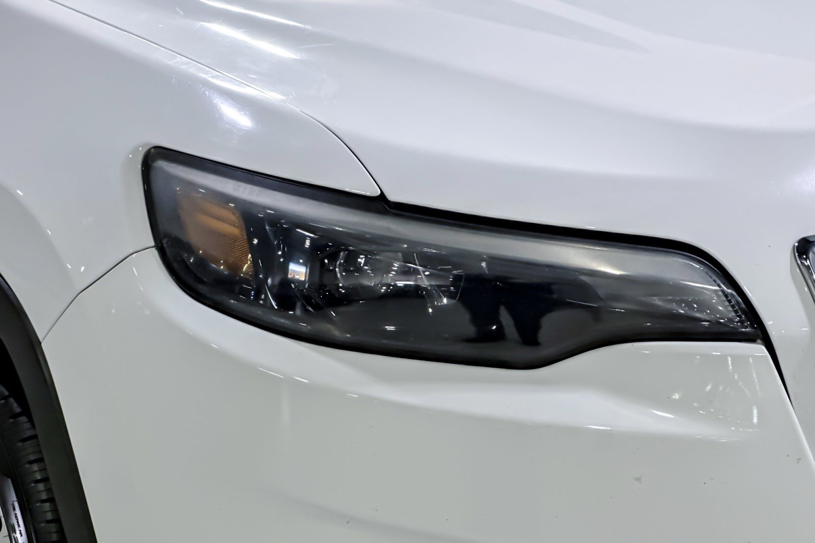 Used 2019 Jeep Cherokee Latitude w/ Popular Appearance Group image 10